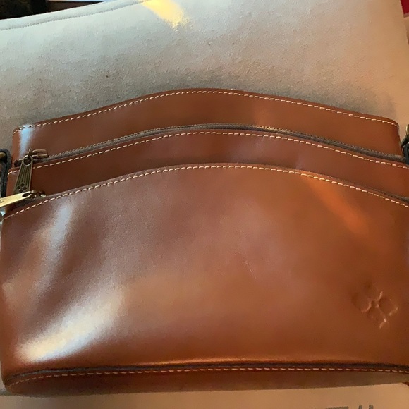 New with tag Patricia Nash Tan Leather Heritage Collection STYLE: P64301
TAN - Picture 1 of 13